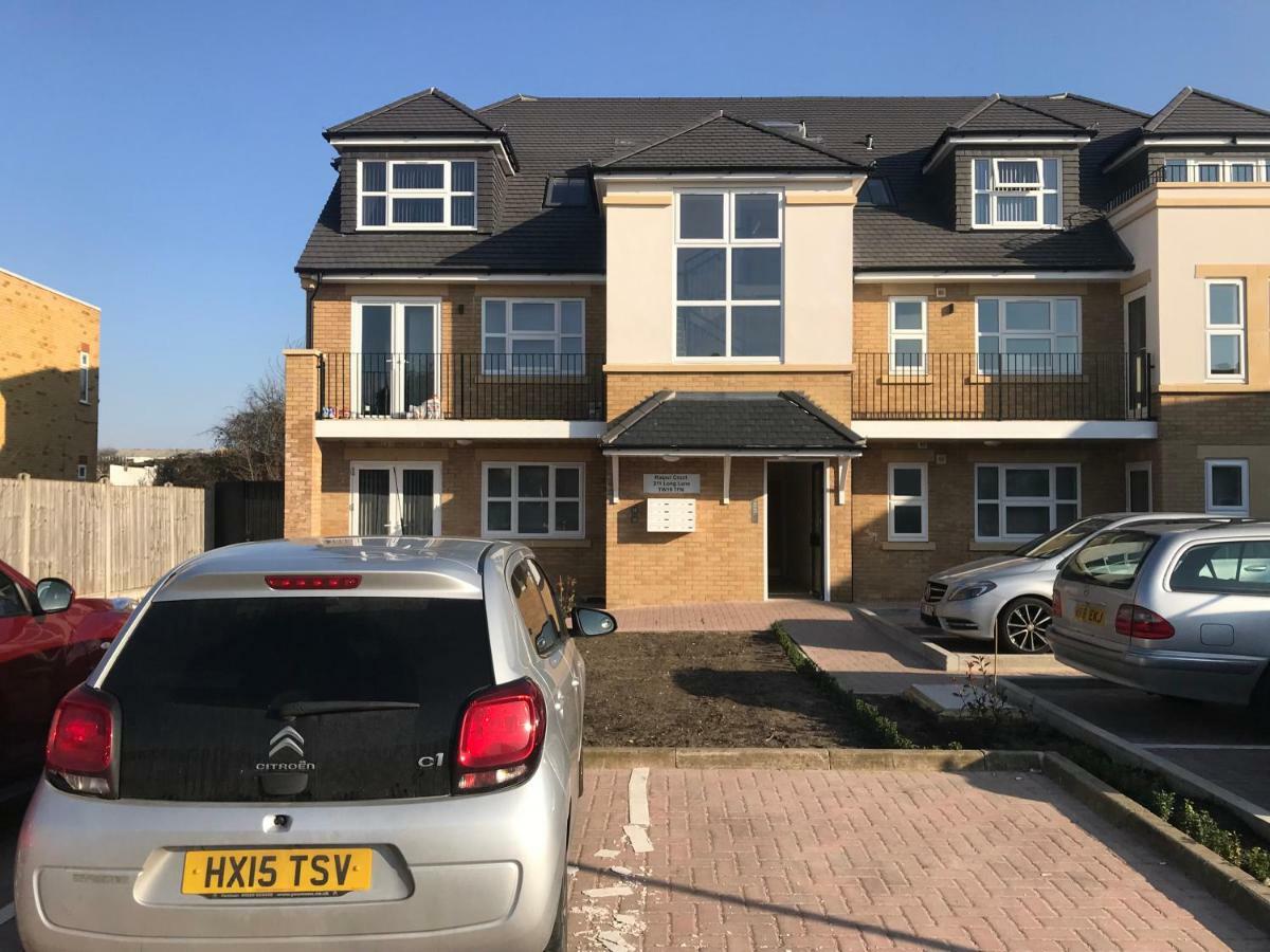 Lux Airport Haven: 2-Bed Apartment with Free Parking Ashford  Exterior photo